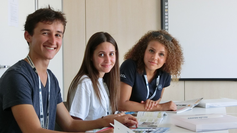 الطلاب في فصول ESE في منتجع Salini Resort