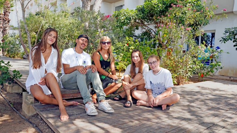 ESE tienerstudenten in Salini Resort
