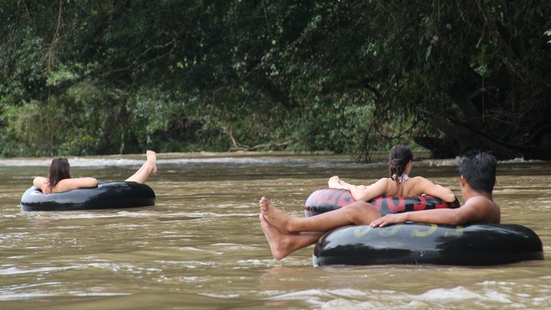 يوم راحة على النهر