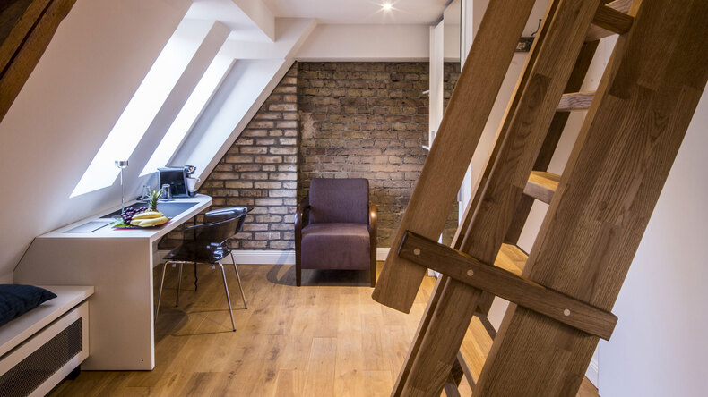Hotel room with a rooftop-maisonette