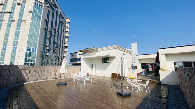 خارج المنطقة العامة -2