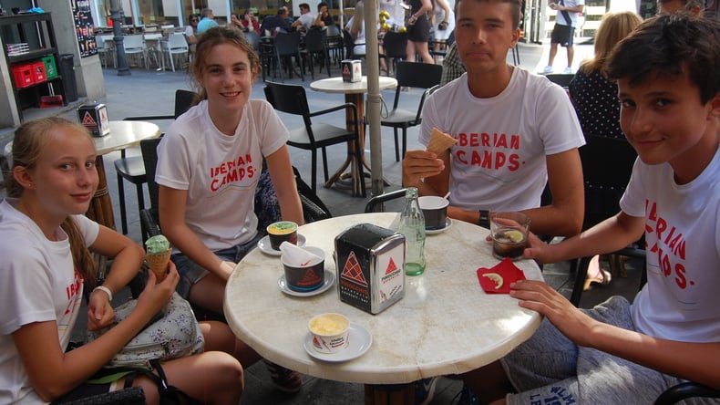 在阿里坎特度假