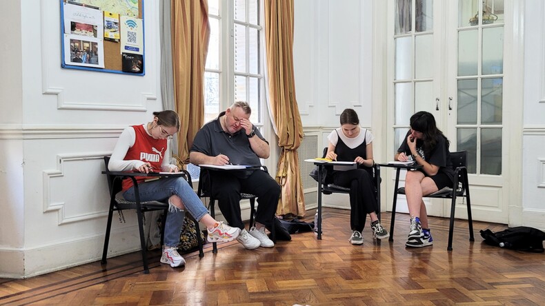Des étudiants concentrés
