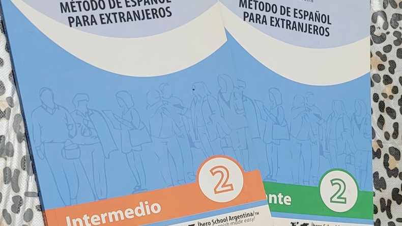 كتبنا المدرسية لتعلم اللغة الإسبانية