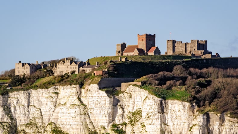 Beyaz Kayalıklar ve Dover Kalesi