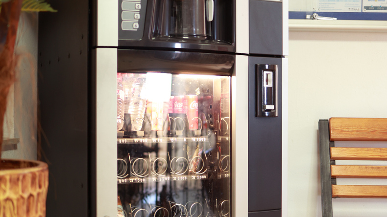 Snack & Beverage Vending Machine