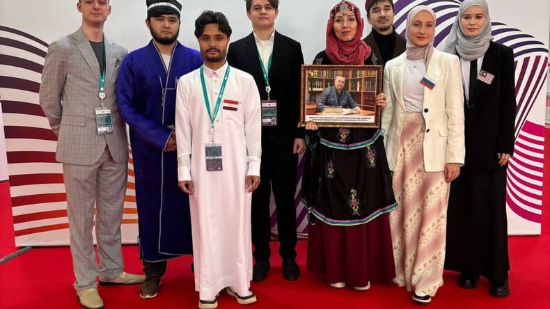 اللغة العربية تتخطى الحدود: طلاب تعلموا اللغة العربية معنا، في معرض أقيم في روسيا
