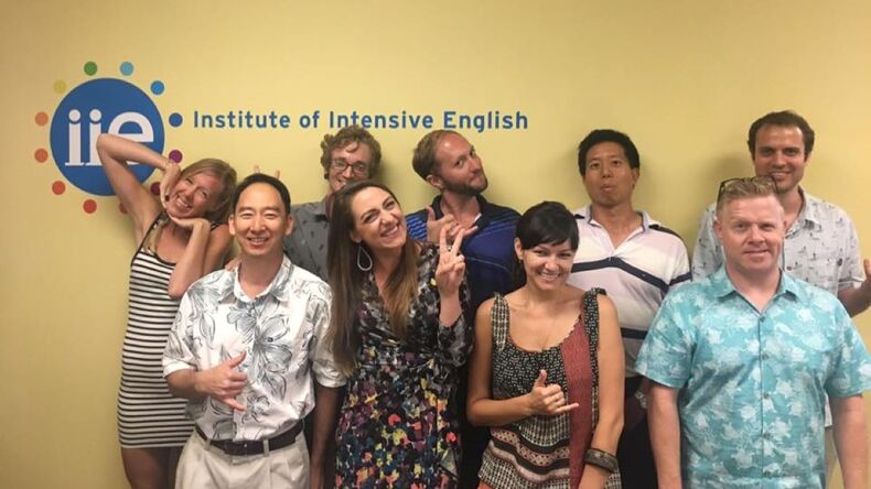 Studenter på campus