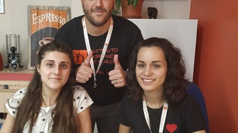 Alumnos orgullosos del Instituto Hispanico de Murcia