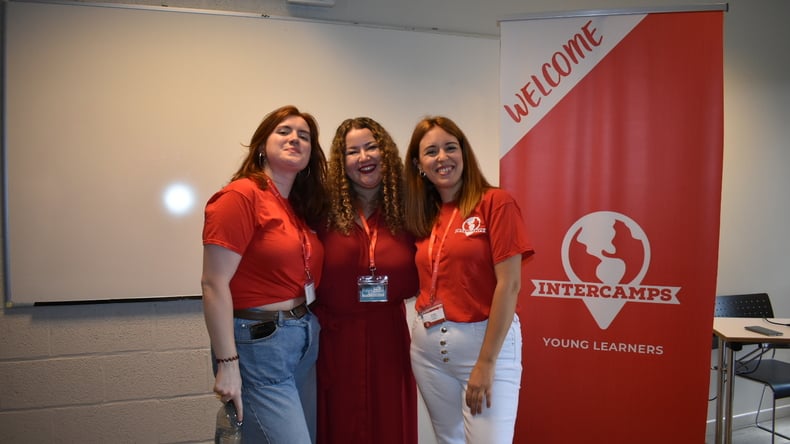 Elever og lærere fra Intercamps