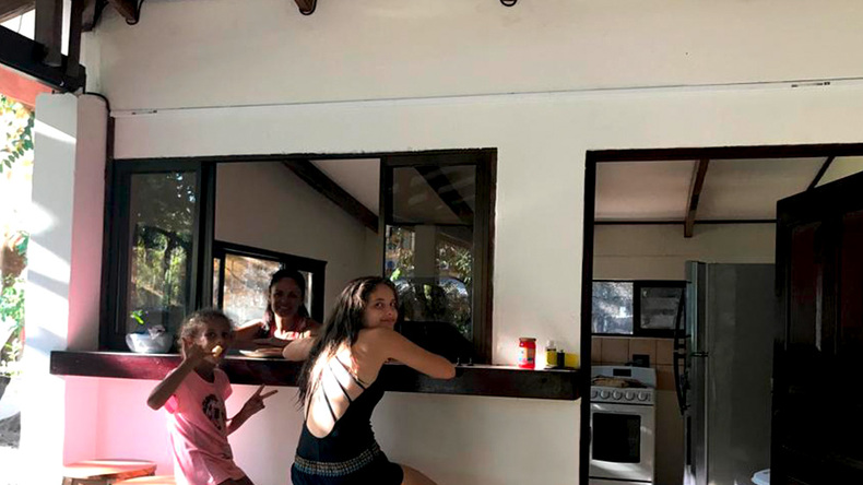 Kitchen bar
