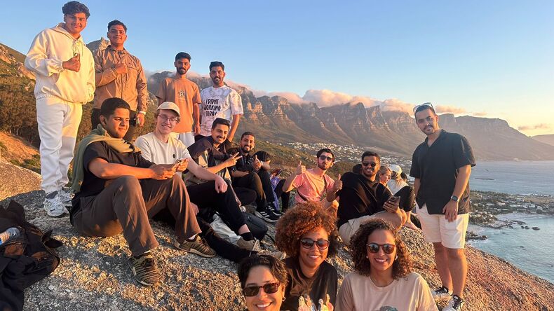 برنامج اجتماعي نزهة غروب الشمس