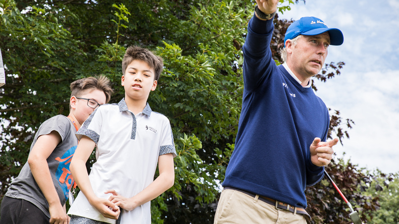 مدرب الجولف