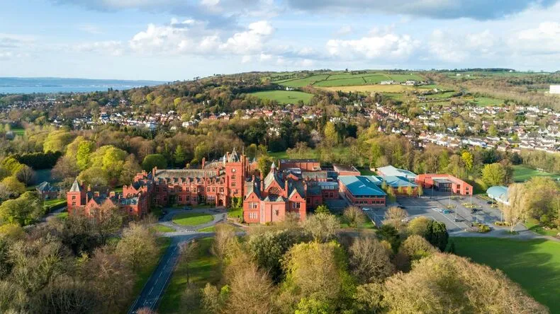 international-house-young-learners-centre-belfast-pay-less