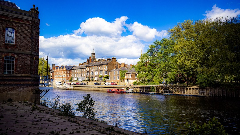 요크의 화창한 날