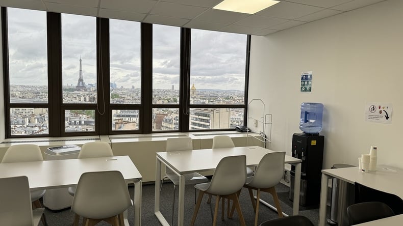 Medium classroom at IS-DBA