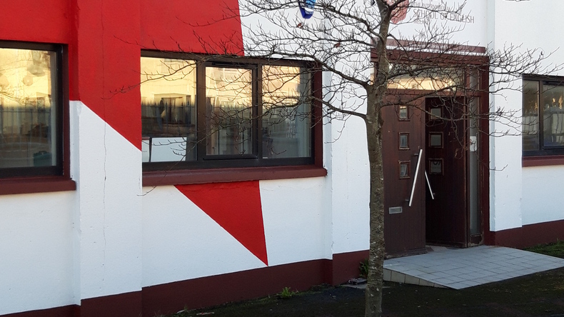 Ingresso anteriore dell'edificio scolastico
