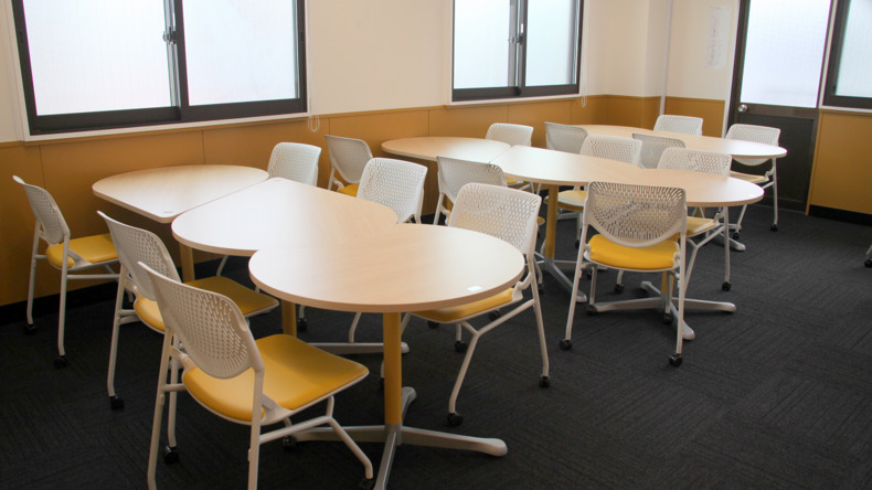 ISI språkskole skrivebord