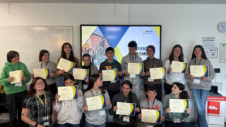 JoStudy boldog diákok