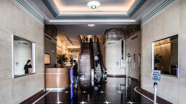 Entrada da escola JUST.Go Languages