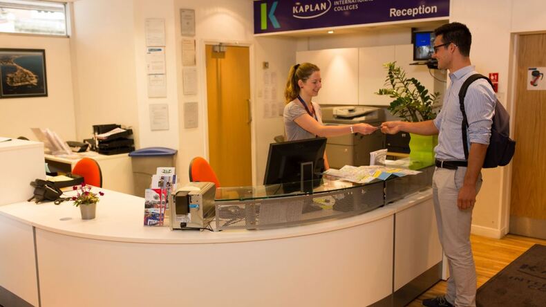 Приемная в Kaplan