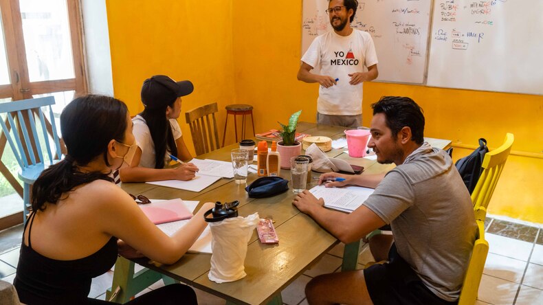 Spanish lesson in progress in La Calle Spanish school
