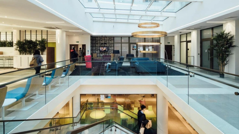 花园大厅的大堂(Lobby Garden Hall)