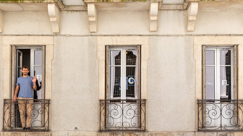 Prédio da escola em Biarritz