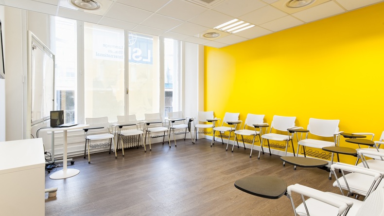 Large group space