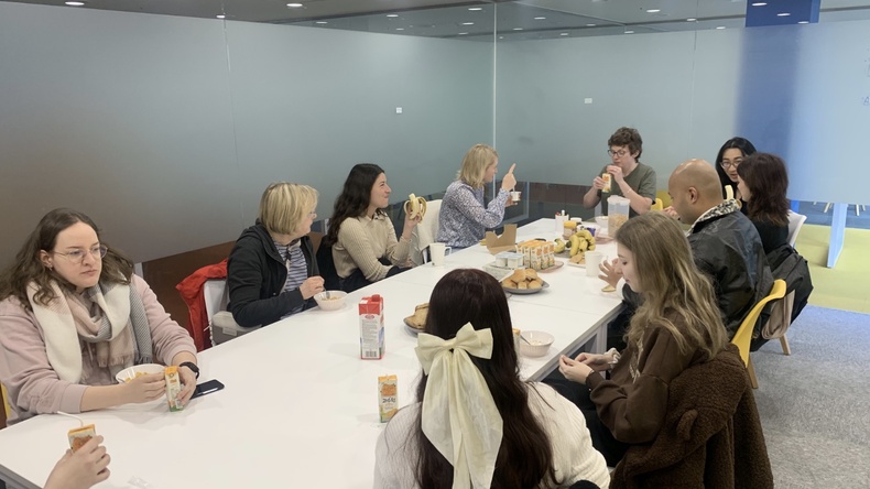 Desfrutando de um lanche 
