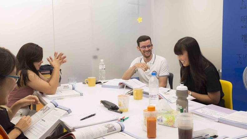 Estudantes em sala de aula