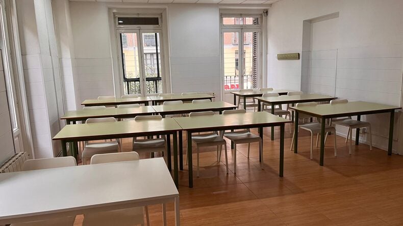 فصل دراسي مشرق