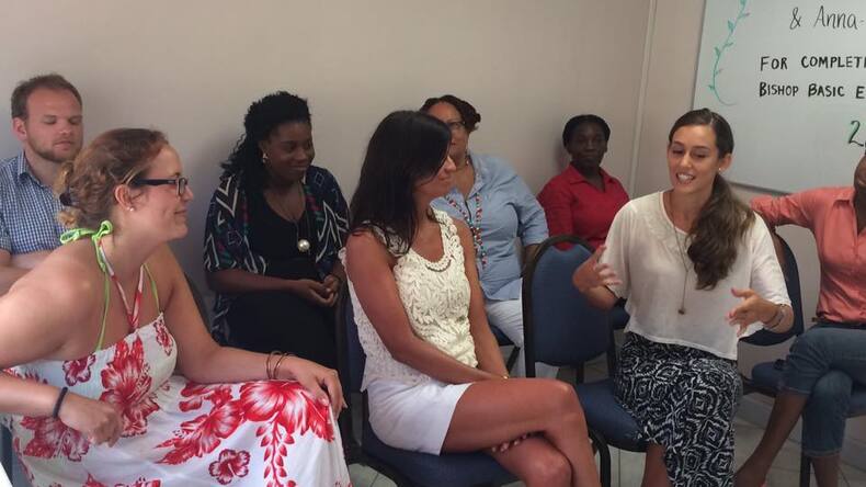 Maurice Bishop Angol Intézet diákjai