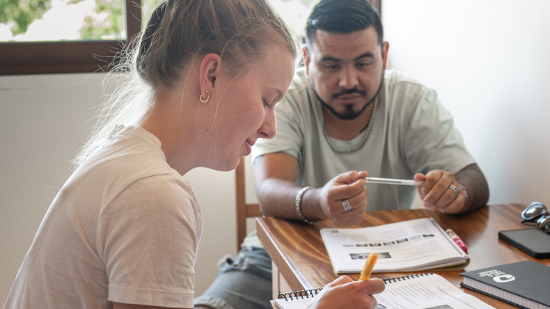 在 OdaMar 上西班牙语课