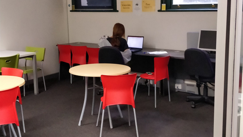 معدات الكمبيوتر