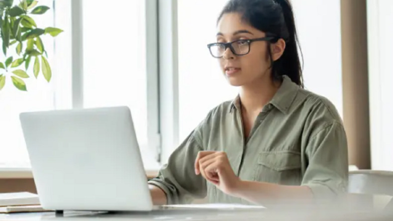 Estudando online com a OI Digital Institute Online English