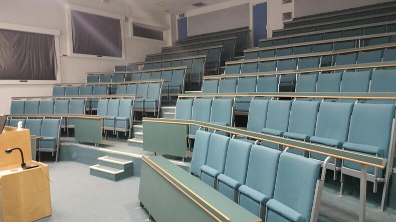 قاعة المحاضرات