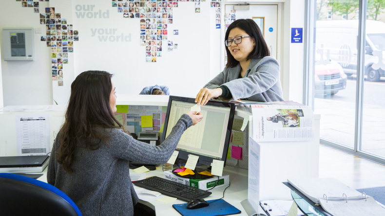 مكتب الاستقبال في لندن