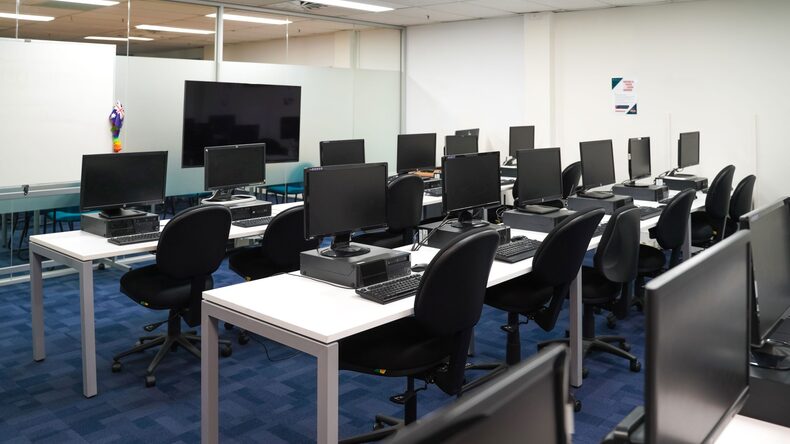 معمل الكمبيوتر