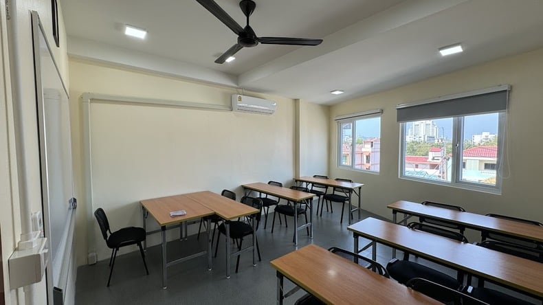 Patong Language School klasseværelse
