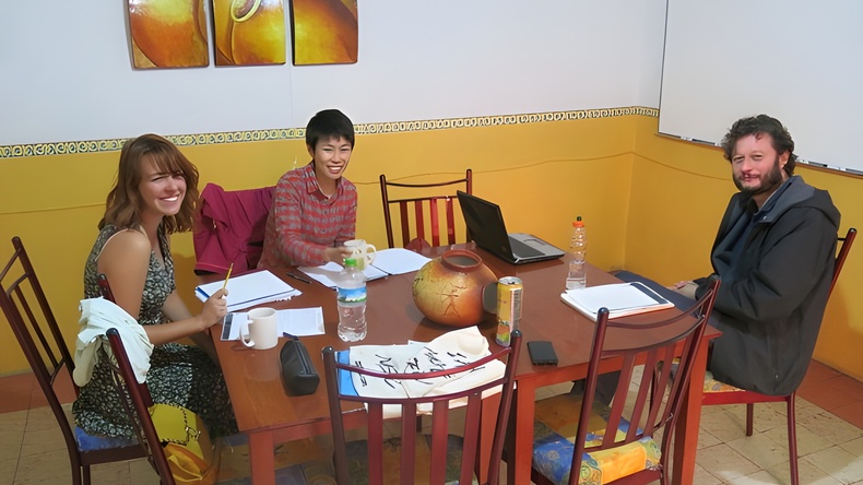 الطلاب سعداء