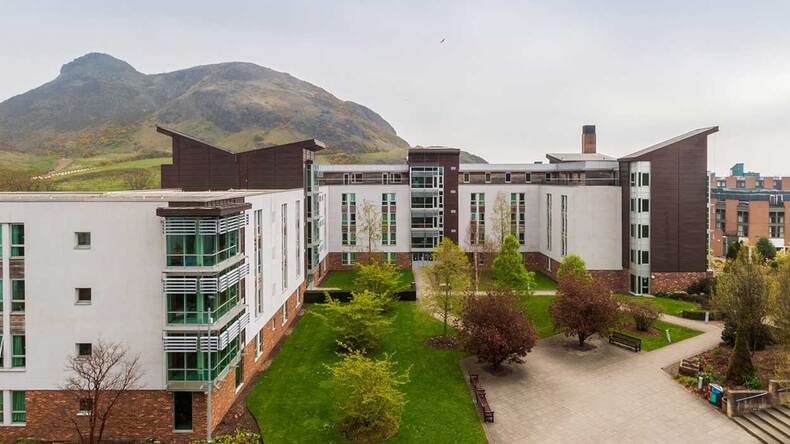 PLUS Junior Centre Edinburgh bâtiment de l'école