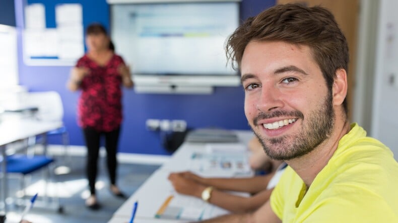 الطلاب يستمتعون في Santa Barbara