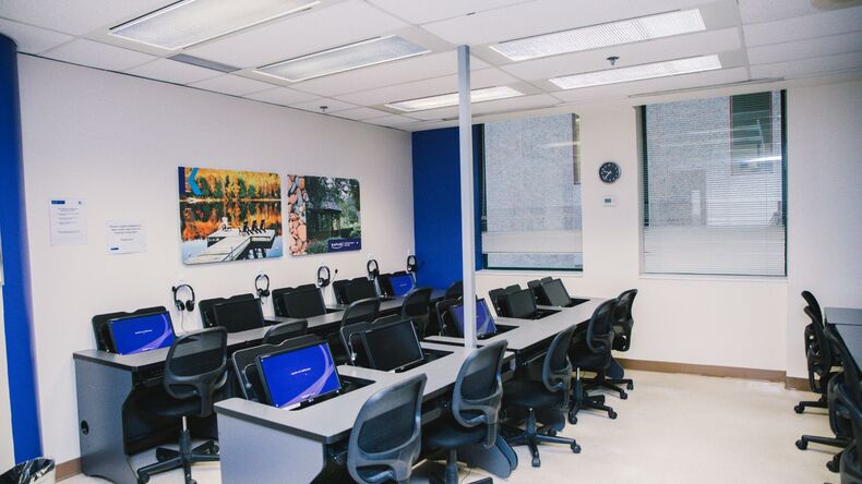 Instalações de informática Kaplan International English Toronto