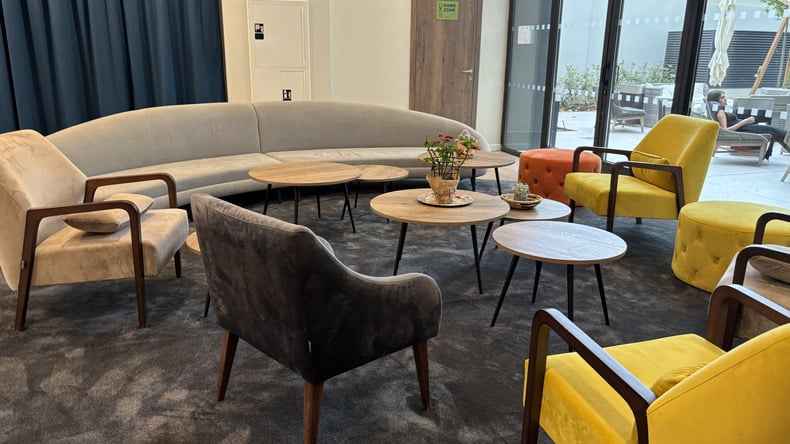 صالة الطابق الأرضي 