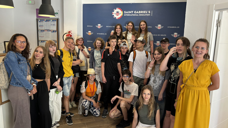 طلاب Saint Gabriel