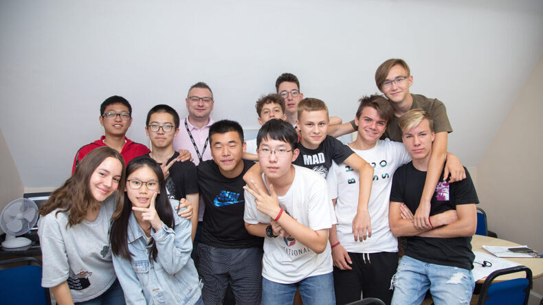 مجموعة من الطلاب