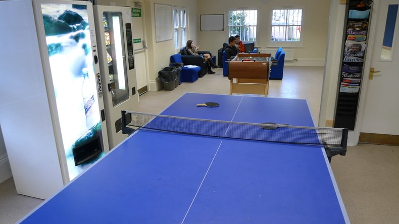 تنس الطاولة في المنطقة المشتركة