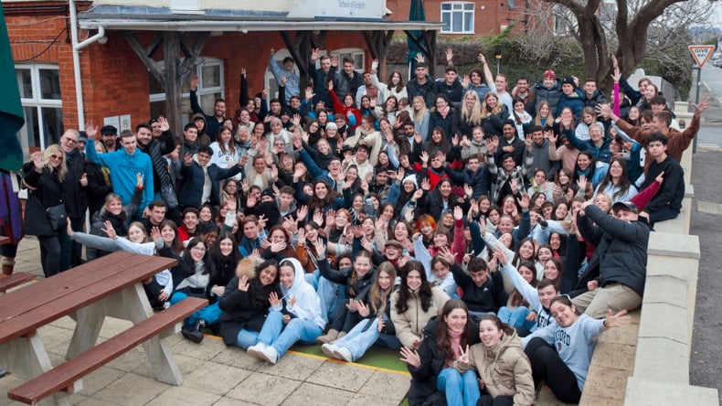 Bred blanding av nasjonaliteter