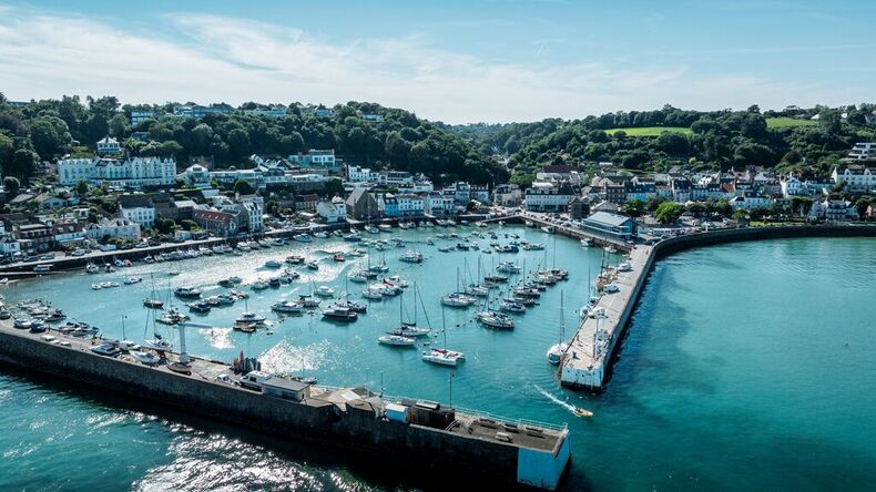 圣奥宾港（St Aubin harbour）